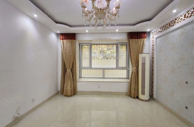 东昌湖南邻边，一楼带院