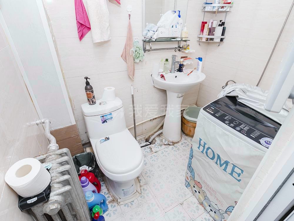 地質(zhì)附中2室1廳1衛(wèi)64.87㎡東西390萬