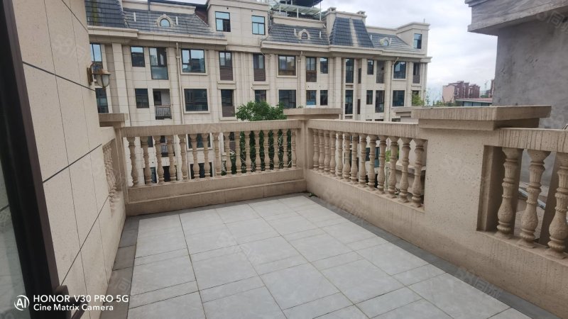 合信南山(别墅)6室5厅5卫800㎡南560万