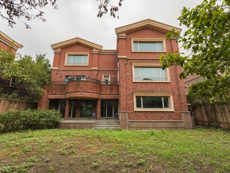 【41图】占地三亩中间位置 正看2,3万中央绿地 稀品惜售,花木路1983弄