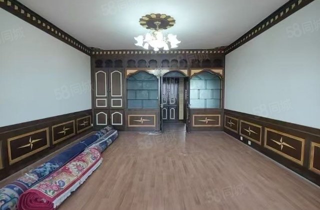 工行石榴转盘家属院小区3室2厅132.69㎡51.8万二手房图片