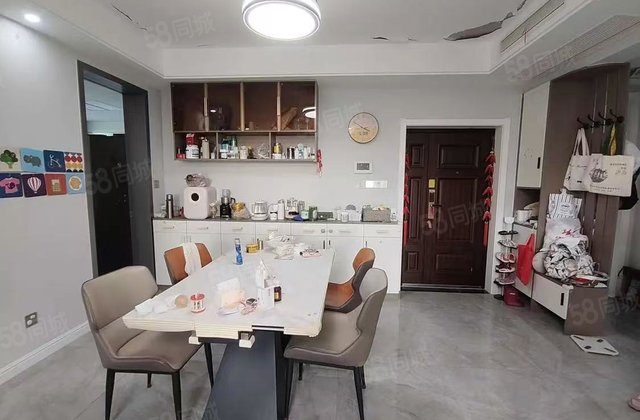 满二 民生凤凰城1号院 4室2厅 南北通透 居家自住 保养好