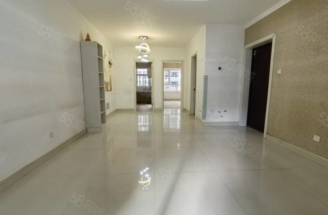 急售精装修送储藏室出门到校三  ，不用过马路  诚心出售