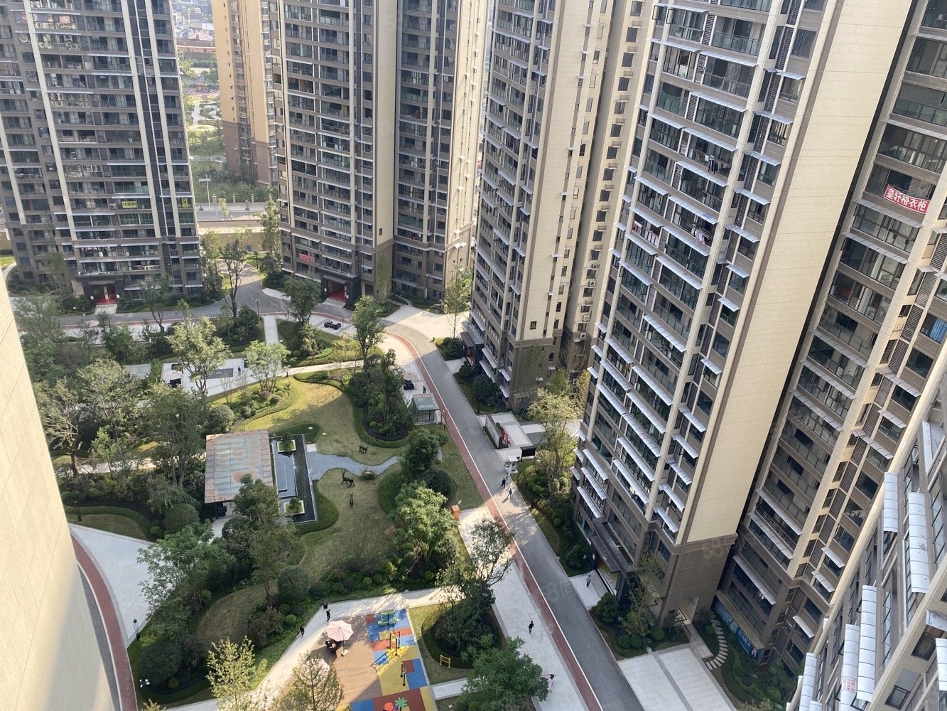 瑞尊御府3室2厅2卫98㎡南56.8万