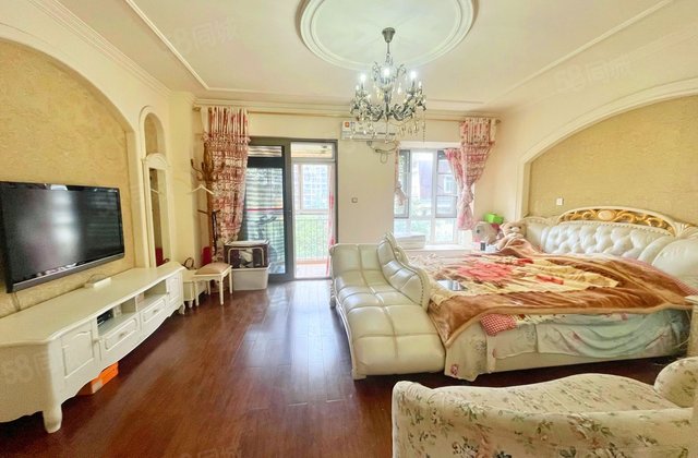 利通佳年华(天鹅堡)5室2厅238.5㎡188万二手房图片