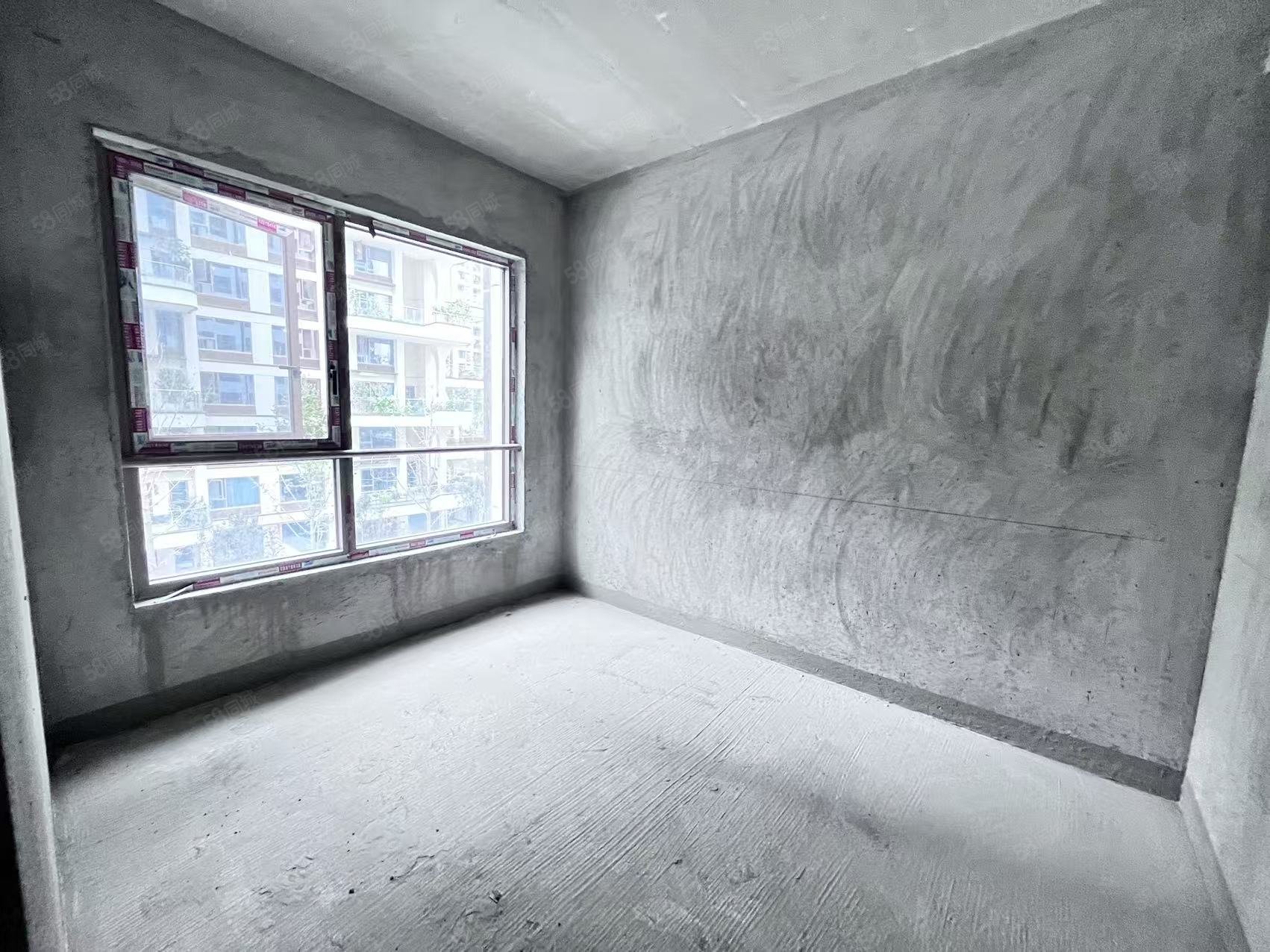 国瑞麓林府4室2厅3卫143㎡南北125万