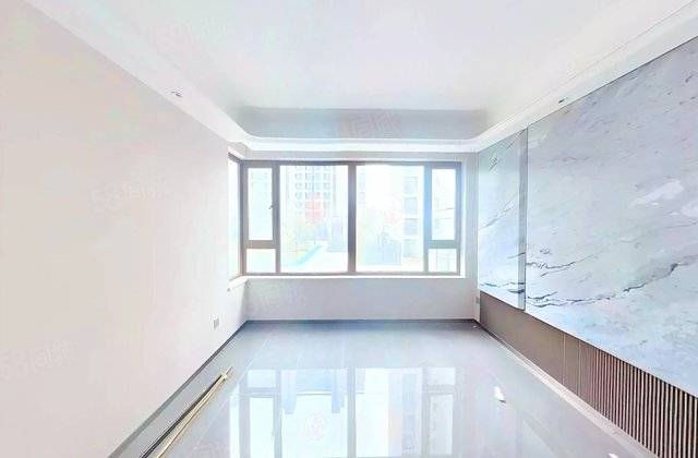 龙湖天璞4室2厅141.19㎡130万二手房图片