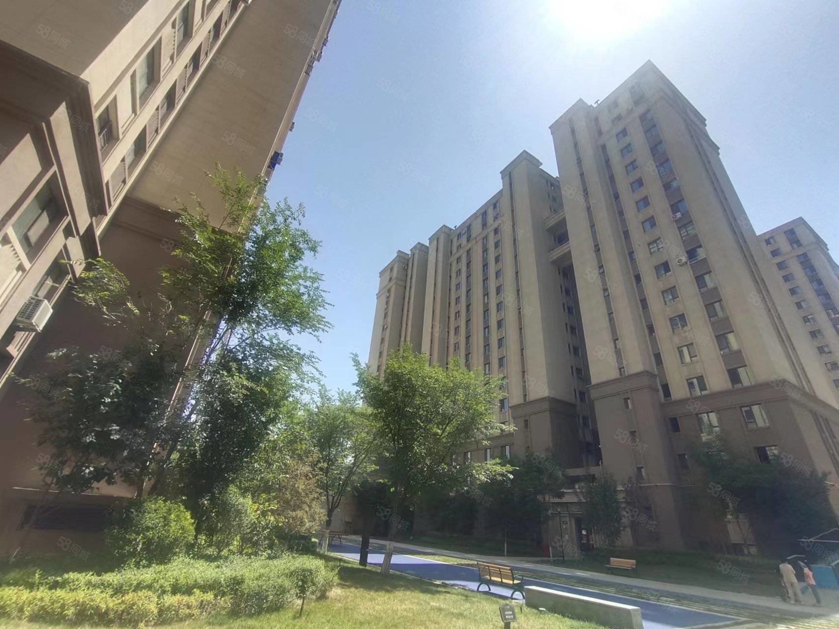 中海天悦府3室2厅1卫117㎡南北95万