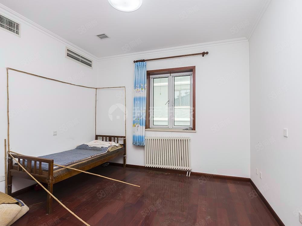 八大處山莊5室3廳3衛(wèi)257.7㎡南北1400萬