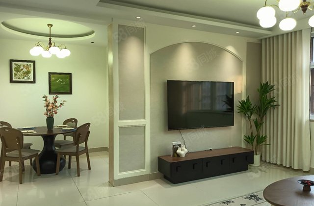 新出精装修拎包入住，三楼带阳面大车库，水岸新城，新城邦，万豪