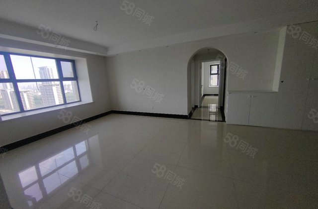 中央帝景 146平 东边户 车位储藏室 看房有钥匙