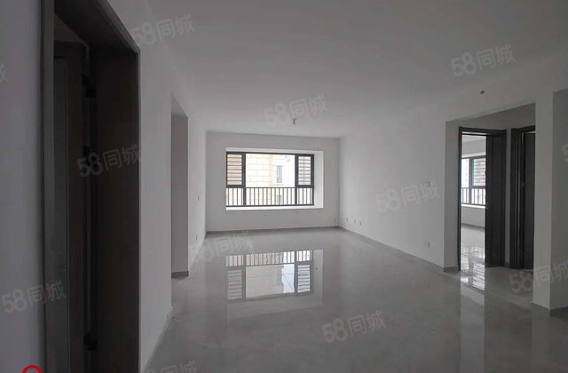 理想城急售送车位储南北通透全名户型边户