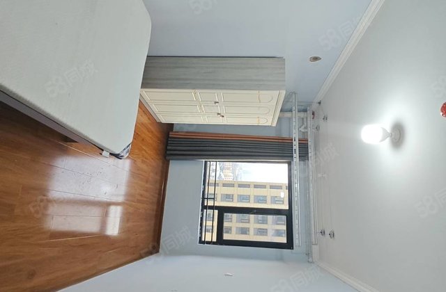 开发区百合新城，4室2厅2卫，南北通透，带车储免大税随时看房