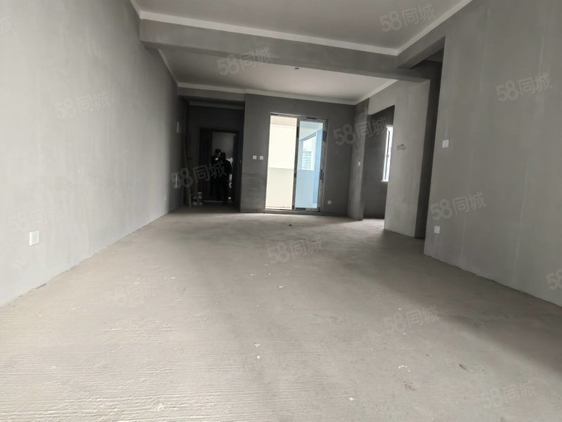 葛宁悦东方4室2厅2卫143㎡南北83.8万
