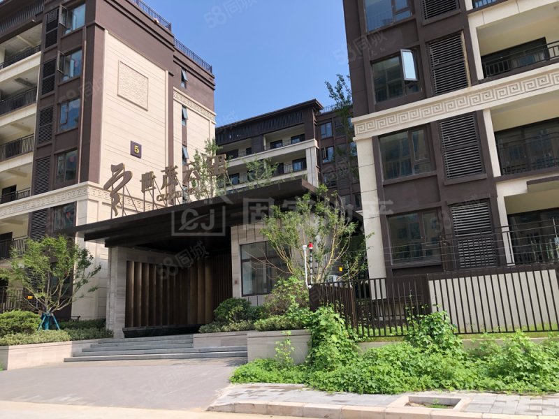 一楼带院带地下室 南北通透随时看房,世茂云玺-信阳58同城