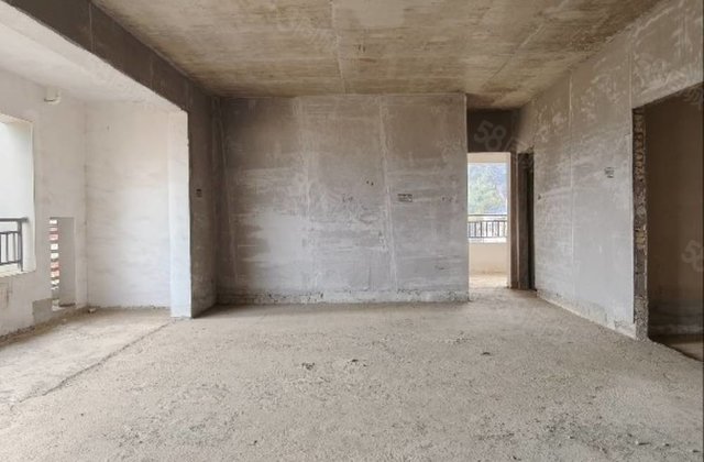 桐达彩云间4室2厅130㎡28.8万二手房图片