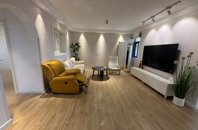 电梯中层实验!品牌家具家电真实照片!性价比高金柱绿城华悦金钻