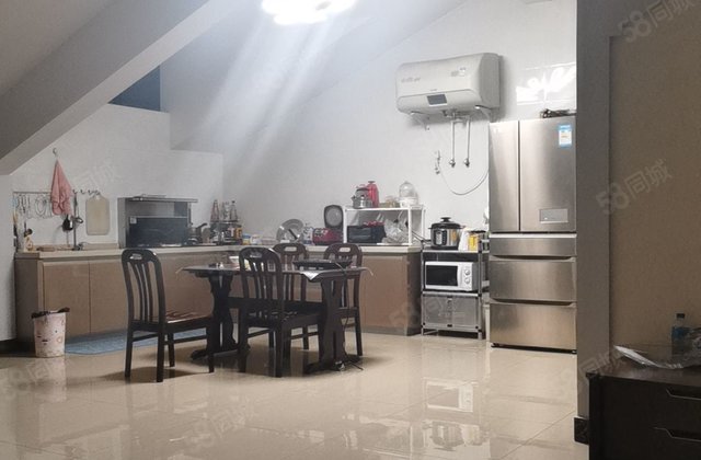 东晖国际公馆5室3厅228㎡148万二手房图片