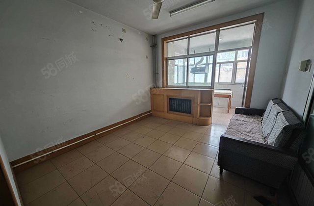 急售机械局家属院小区 一楼带院 带配房大门 划东昌