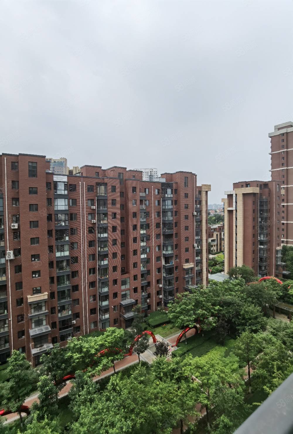 捡漏房源湖海假日精装修两室婚房楼层位置都好