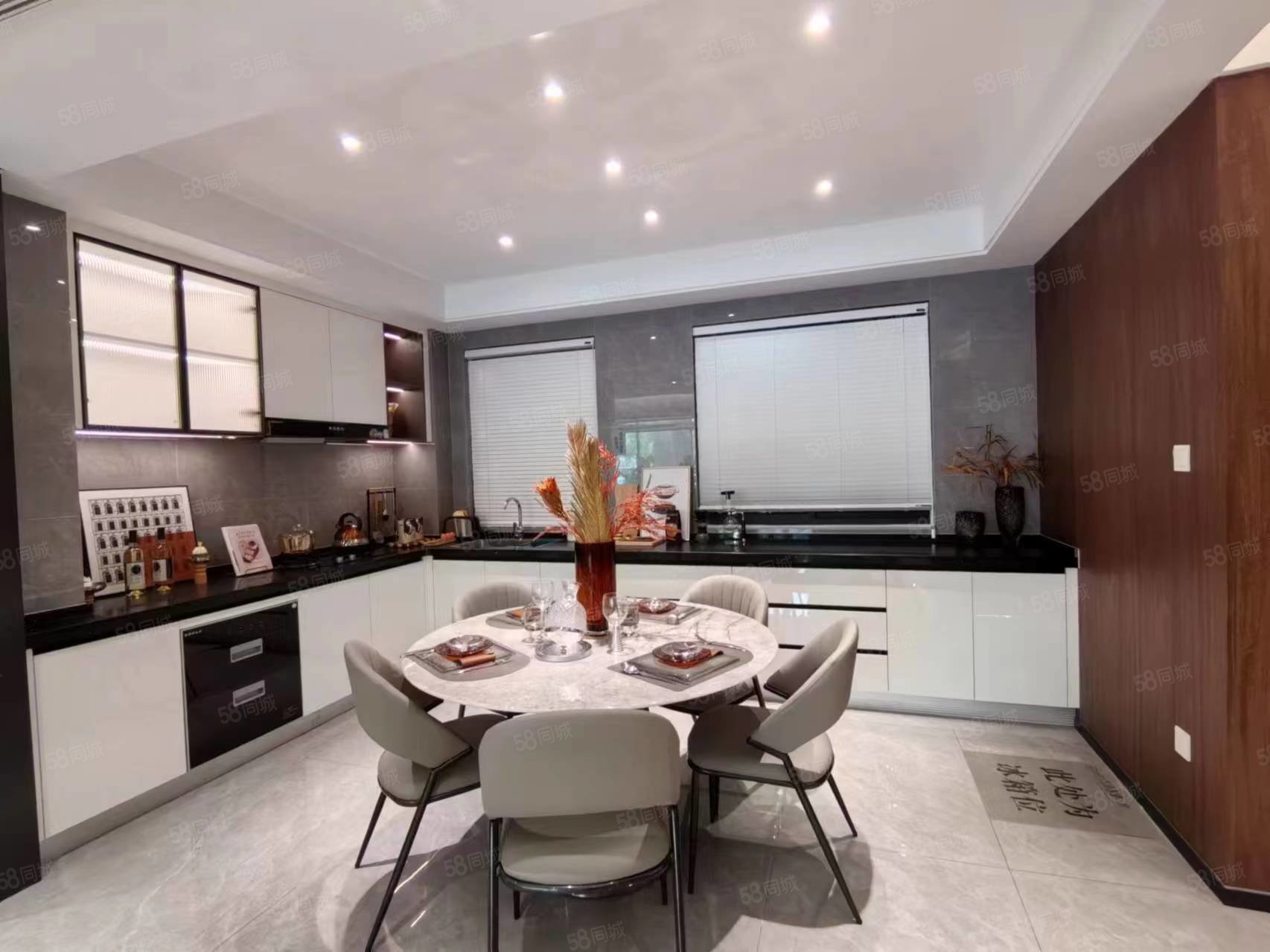 名邦鲲鹏御府4室2厅2卫126㎡南北62.8万