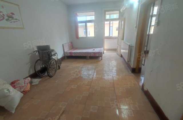 卖17 急用钱 花园路 拖拉机厂家属院 多层三楼  随时看房