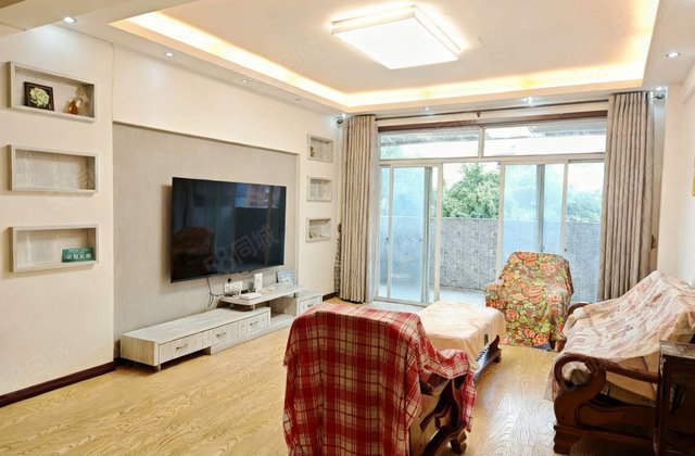 东方花苑3室2厅139㎡89万二手房图片