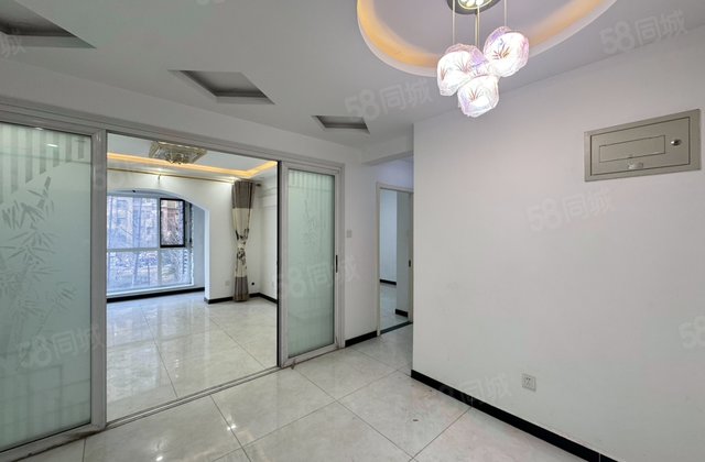 鸿坤凤凰城2室2厅82㎡35万二手房图片