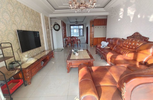 面大税 带车位 西安交大 龙湾小区观景房 四居室 精装修