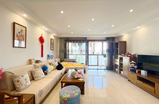 观山小区4室2厅143㎡242万二手房图片