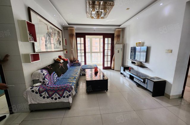 万达北 电梯房三居 双阳台 6楼 精装随时看房 5萬可安家