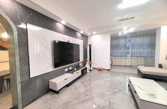 房东急售 济南发展 湖边 精装婚房 带全部家具家电 东昌宾馆