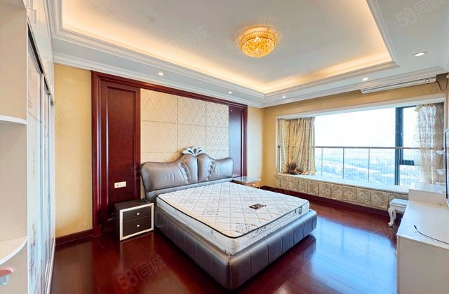 恒大御景半岛4室2厅201.57㎡290万二手房图片