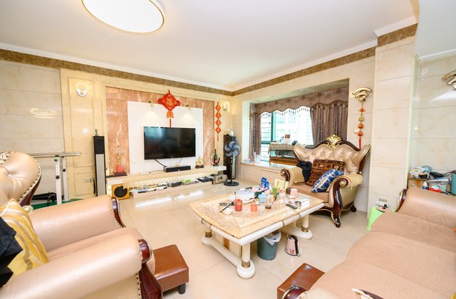 东方时代广场4室2厅187㎡666万二手房图片