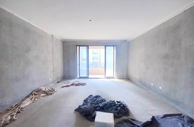 绿地悦城B区5室2厅143.3㎡400万二手房图片