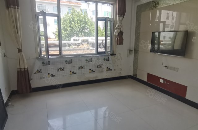 老文轩南邻龙山南区3室精装修三室朝阳双阳台 南北通透停车方便