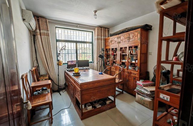 急售汽车站东中华苑别墅区中华苑南苑一至三层带院子送车库