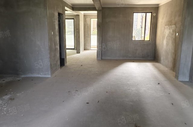 星润凤凰里4室2厅127.59㎡82.8万二手房图片