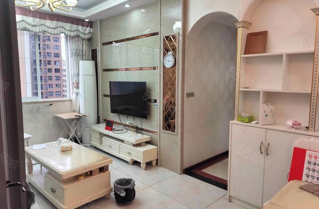 财富广场逸景城3室2厅65.02㎡33.8万二手房图片