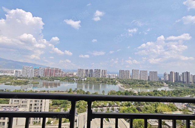 合景泰富云湖天镜3室2厅108㎡71.8万二手房图片