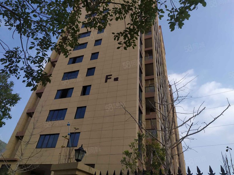 新楼盘,东厦未来城,140平方4开间朝南,,轻轨站边上大学城