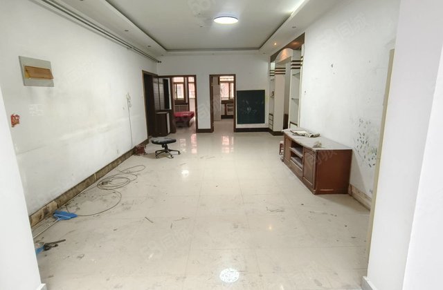 文轩本部 单位家属院 电梯洋房 免 送地上车库 有钥匙
