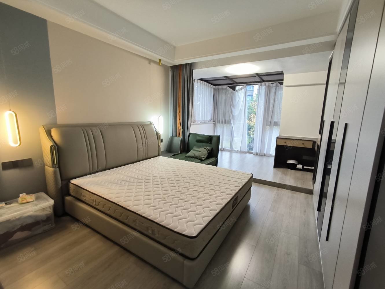 港中旅公元6室2厅3卫230㎡南北196万