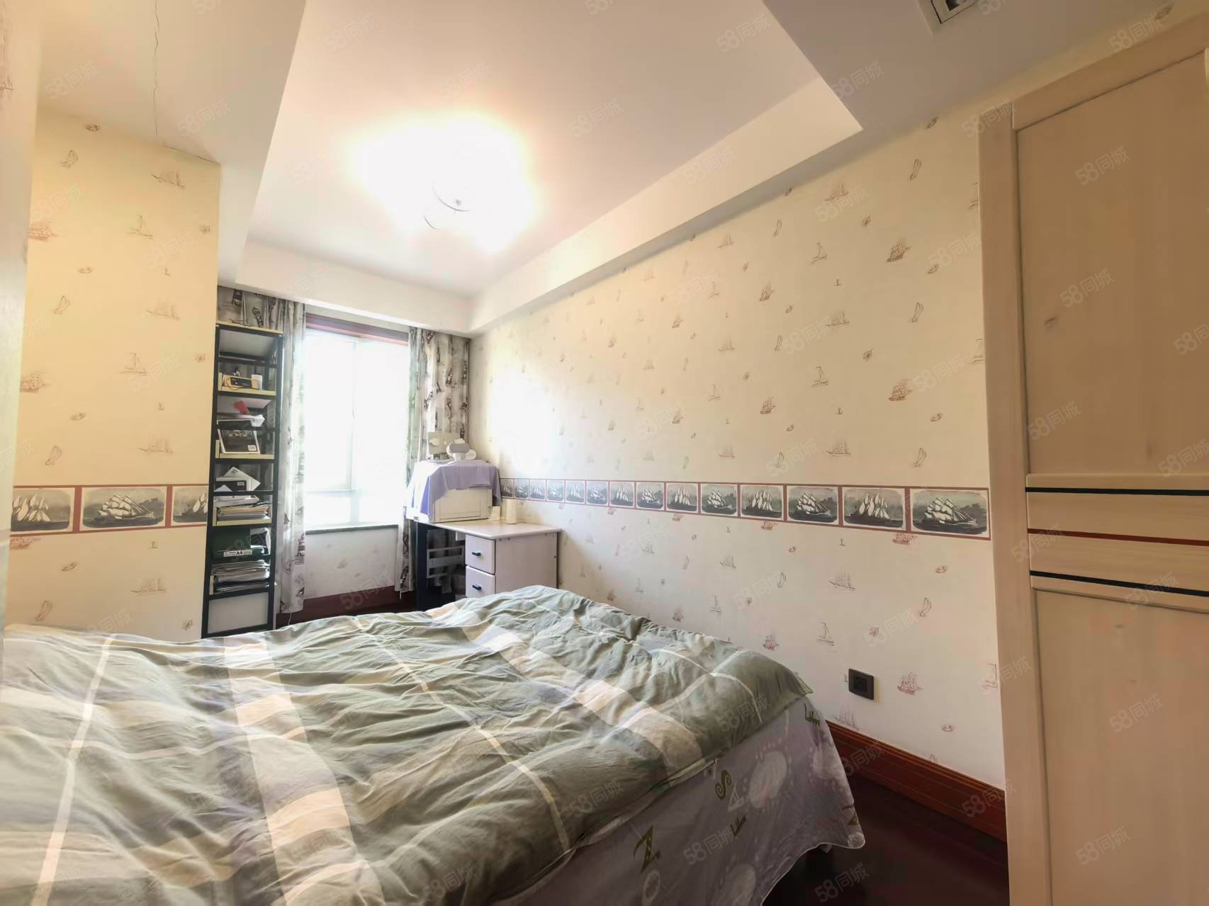 天鵝堡4室3廳4衛(wèi)247.03㎡南北830萬