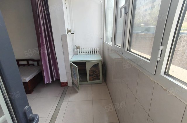 湖边4A级小区管道局中通，孝心1楼，带院子50平，凤凰台，