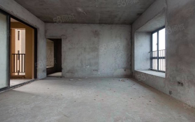 龙光南海玖龙湖4室2厅125.3㎡95万二手房图片