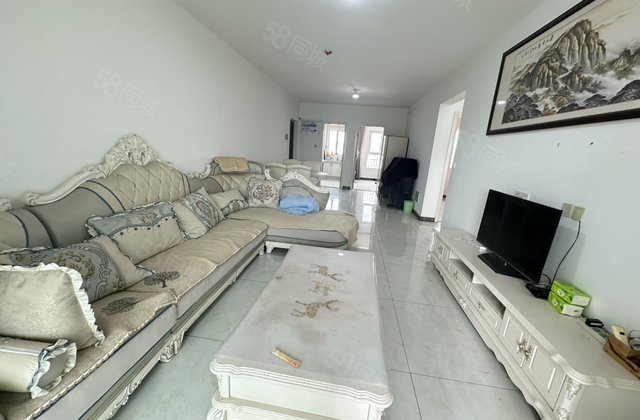 阿卡六期 6楼 三室一卫，带车位地下室， 户型好，装修好