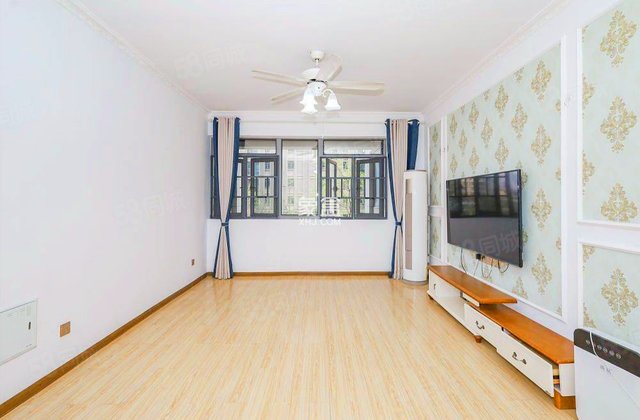 八方小区(C区)3室2厅126.67㎡278万二手房图片