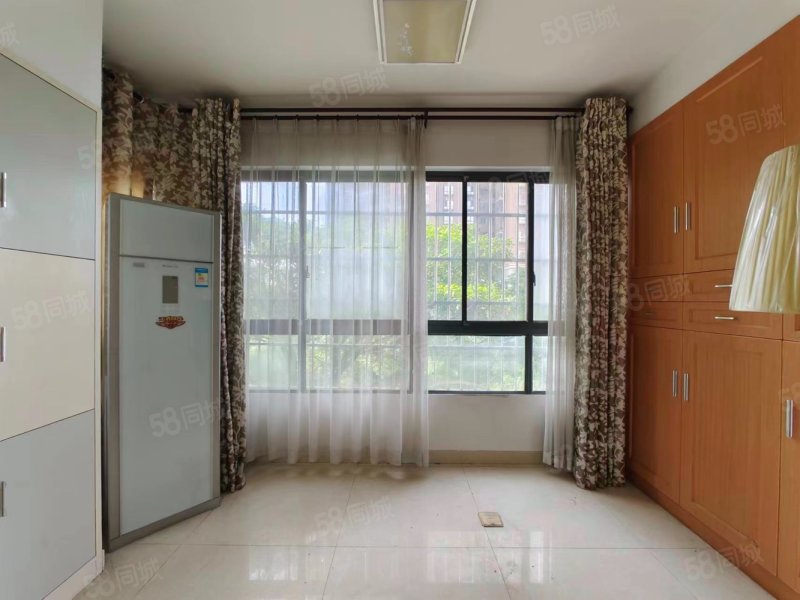 上海城4室2厅2卫131.83㎡南北115万