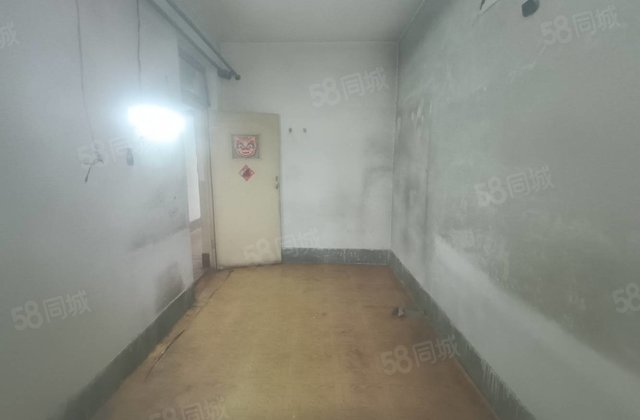交通便利 商业配套齐全 刚需小三居 南北通透 装修好